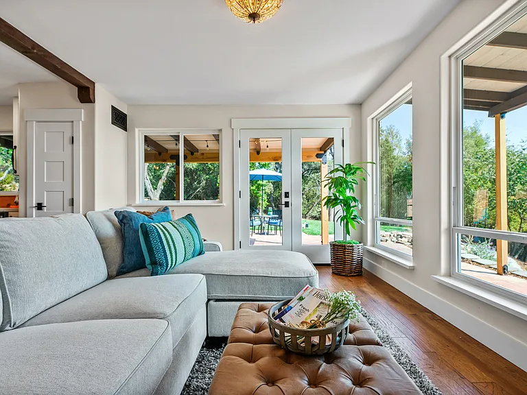 10425 Blue Light Ln — Photo 6