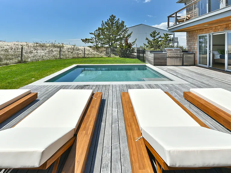 451 Dune Rd — Photo 79