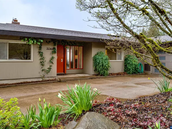 3240 Holiday Dr S, Salem, OR 97302