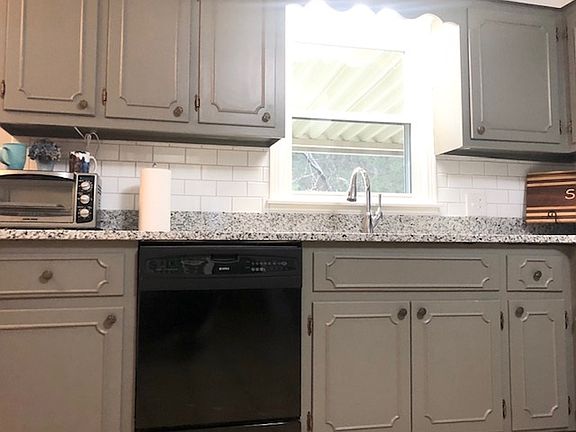 4th image of 37 Camellia Dr