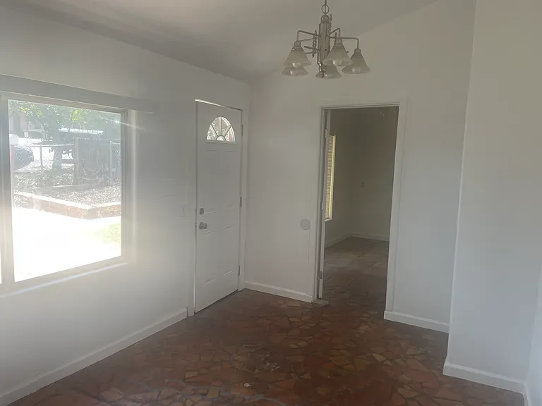 228 N Marina St #1 — Photo 3