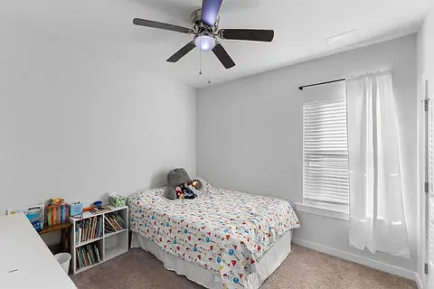422 Lybrand St — Photo 10