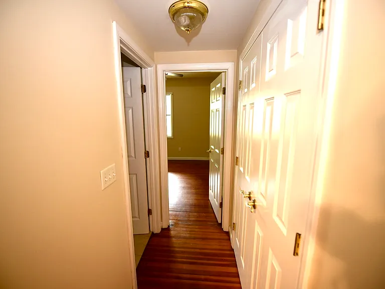 56 Westwood Ave #B — Photo 6