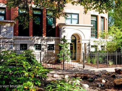 425 W Dickens Ave UNIT P, Chicago, IL, 60614