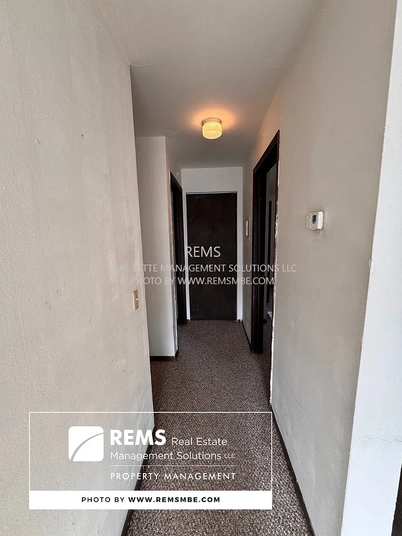1110 Grand Avenue — Photo 4