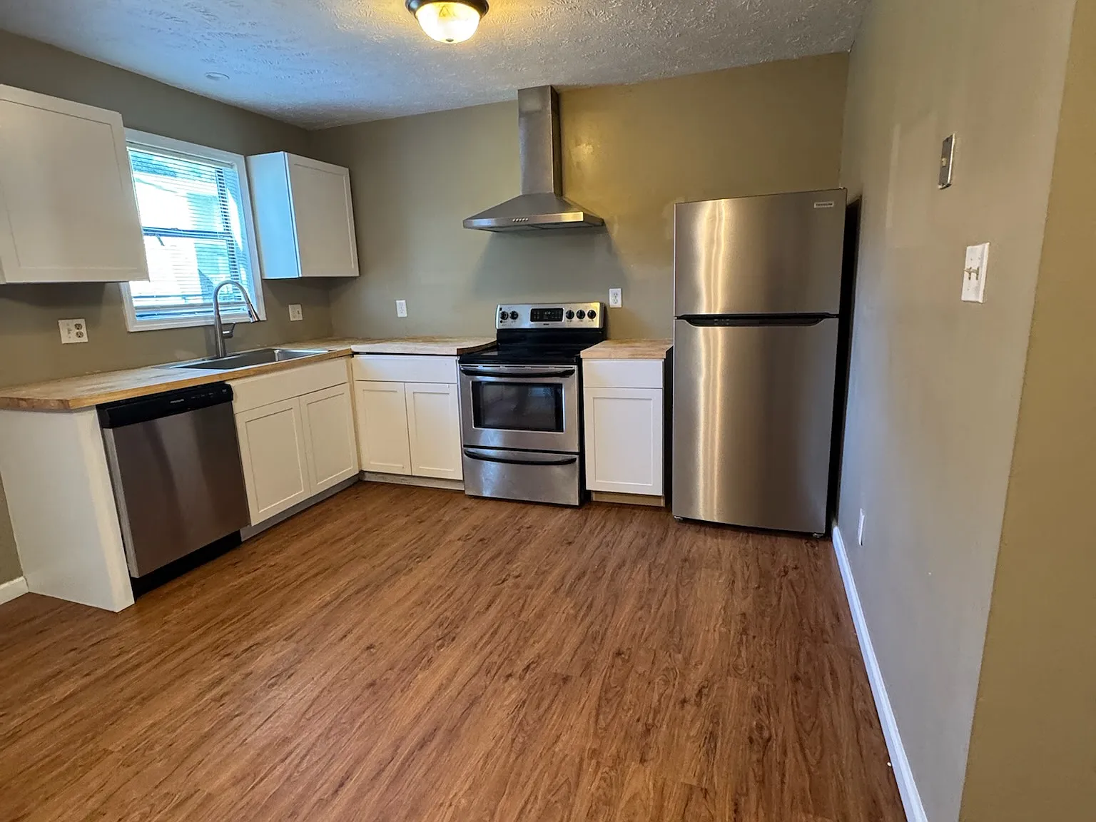 1424 Tangora Lane - 1 — Photo 1