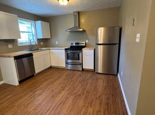 1424 Tangora Ln, Fayetteville, NC 28304