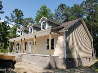 1683 English Colony Pl, Washington, NC 27889