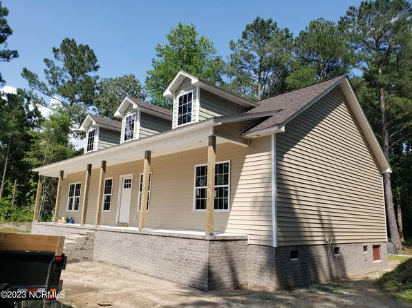 1683 English Colony Place, Washington, NC 27889