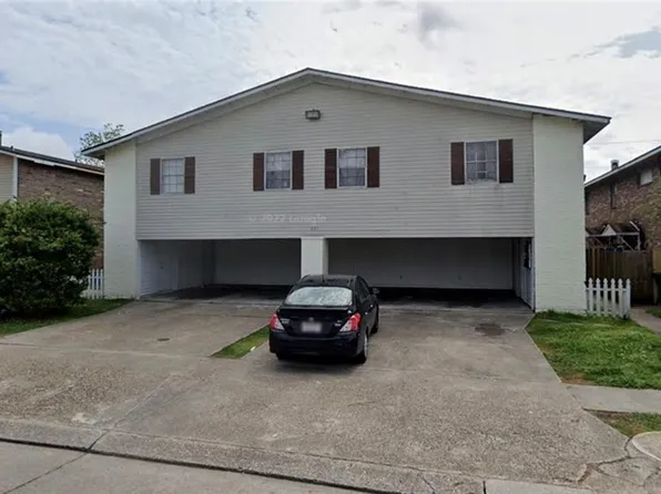 921 W Monterey Ct, Gretna, LA 70056