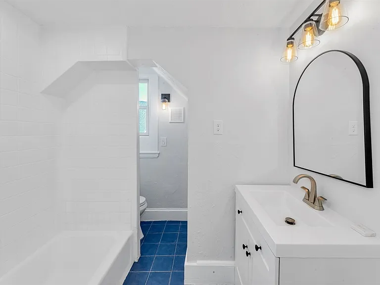 419 Poplar St #1 — Photo 12