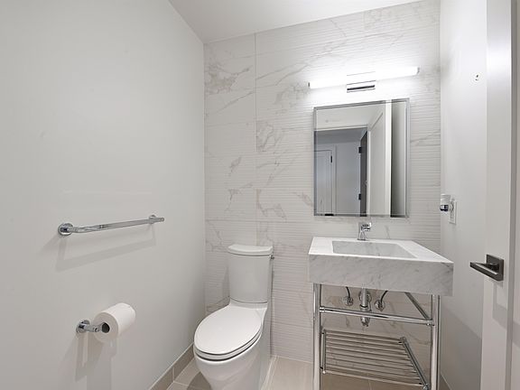 5th image of 1000 Maxwell Ln #11J