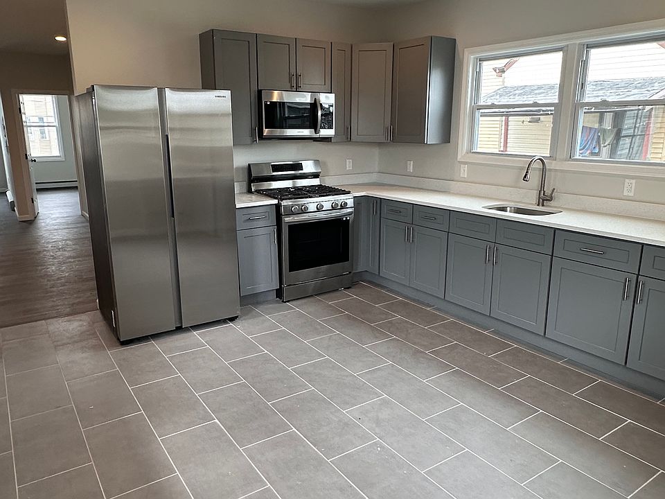 Dine-In Kitchen