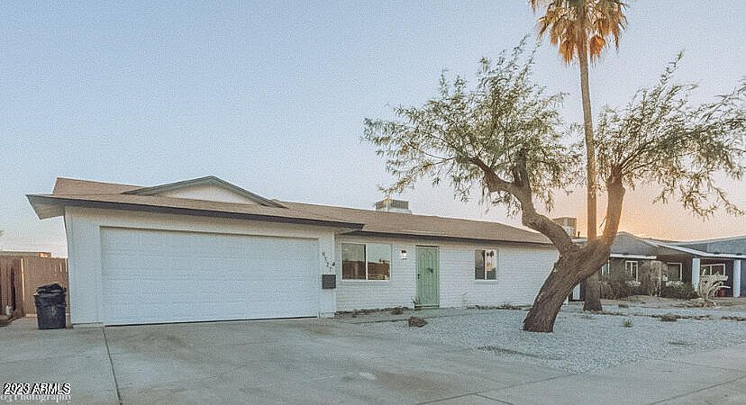 1st image of 8527 W INDIANOLA Avenue
