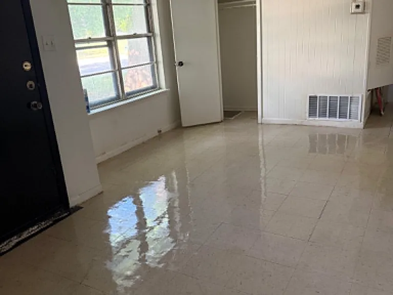 607 Curry Ave — Photo 5