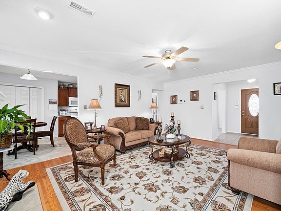 2nd image of 1012 Haggard Dr