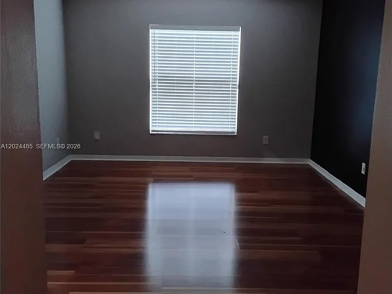 1001 SW Estaugh Ave — Photo 4