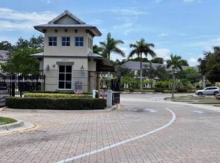 2008 Freeport Ln #2008, West Palm Beach, FL 33404