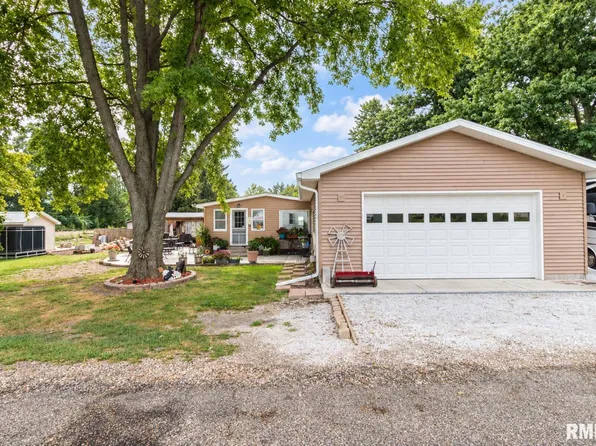 507 S Spruce St, Delavan, IL 61734