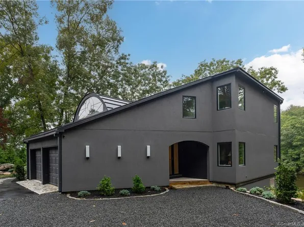 55 Trumbull Road, Waterford, CT 06385