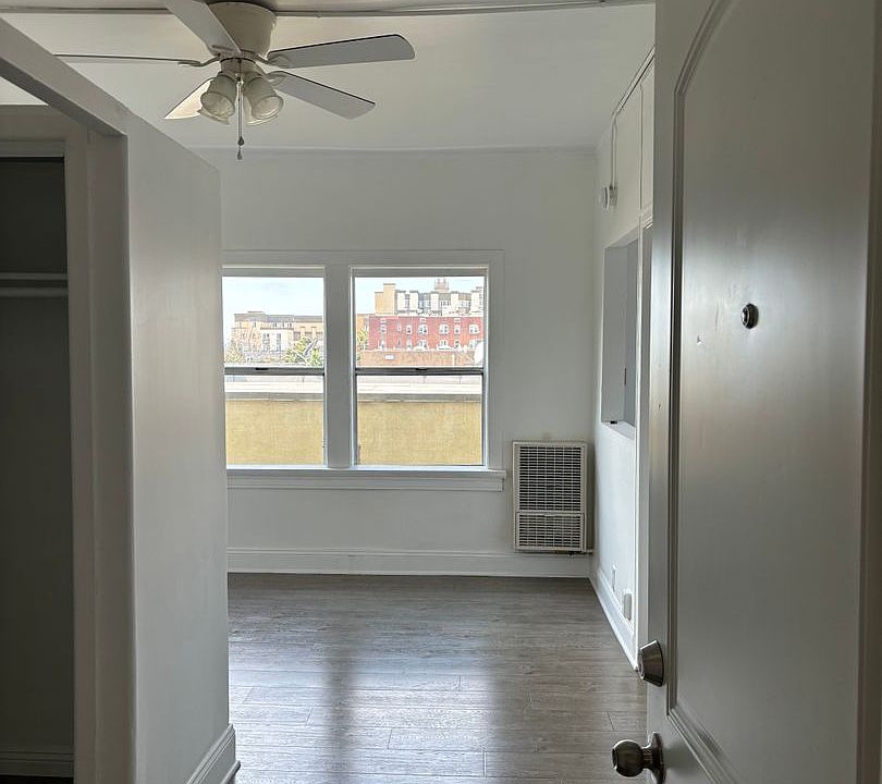 1st image of 2820 W 8th St APT 33