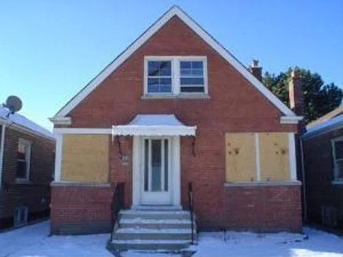 14744 Dobson Ave photo 1
