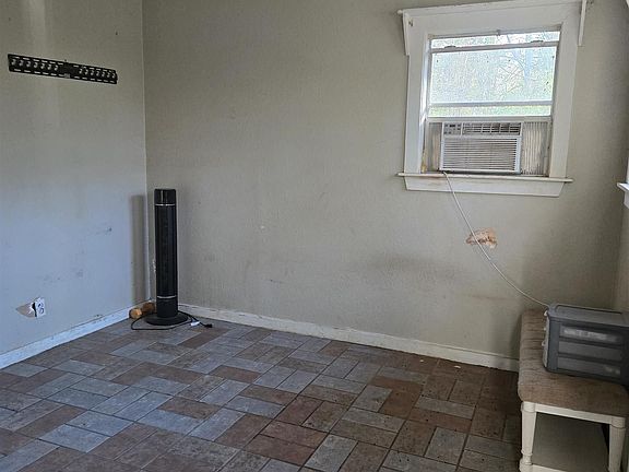 4th image of 13687 Eastside Rd