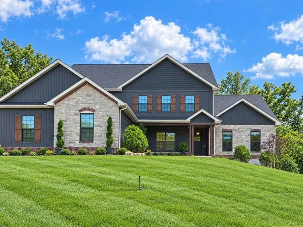 305 Crescent Oak Ct, Wentzville, MO 63385