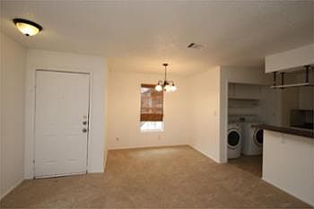 4th image of 1202 Bonnie Brae St #A