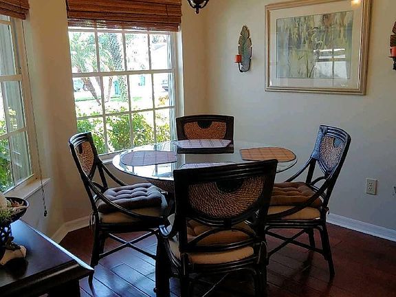 3rd image of 3933 Saint Armens Cir