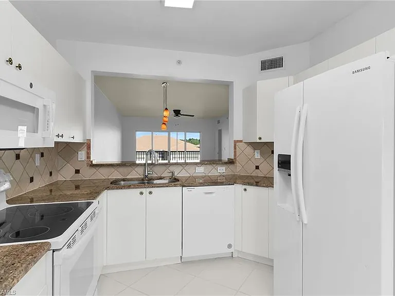 7835 Regal Heron Cir #202 — Photo 6