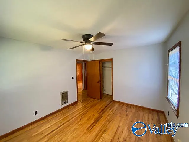 3 bed, 1.0 bath, 1100 sqft, $1,195 — Photo 2