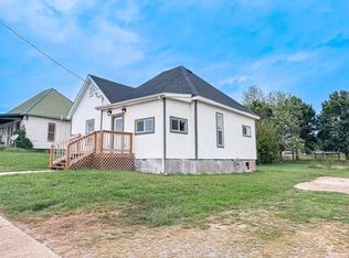 154 Taylor St, Clay, KY 42404