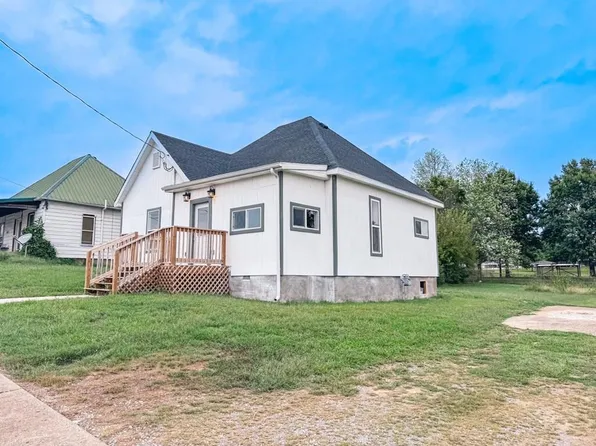 154 Taylor St, Clay, KY 42404