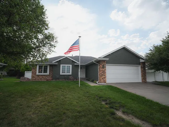 1008 Sycamore Ave, Hastings, NE 68901