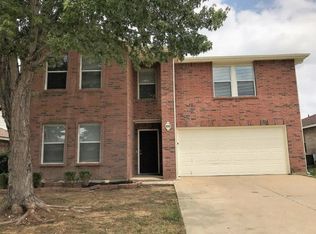 8733 Stonebriar Ln, Fort Worth, TX 76123