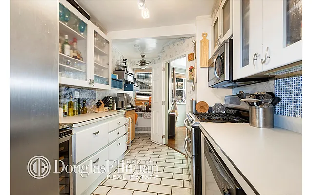 Sold by Douglas Elliman | media 15