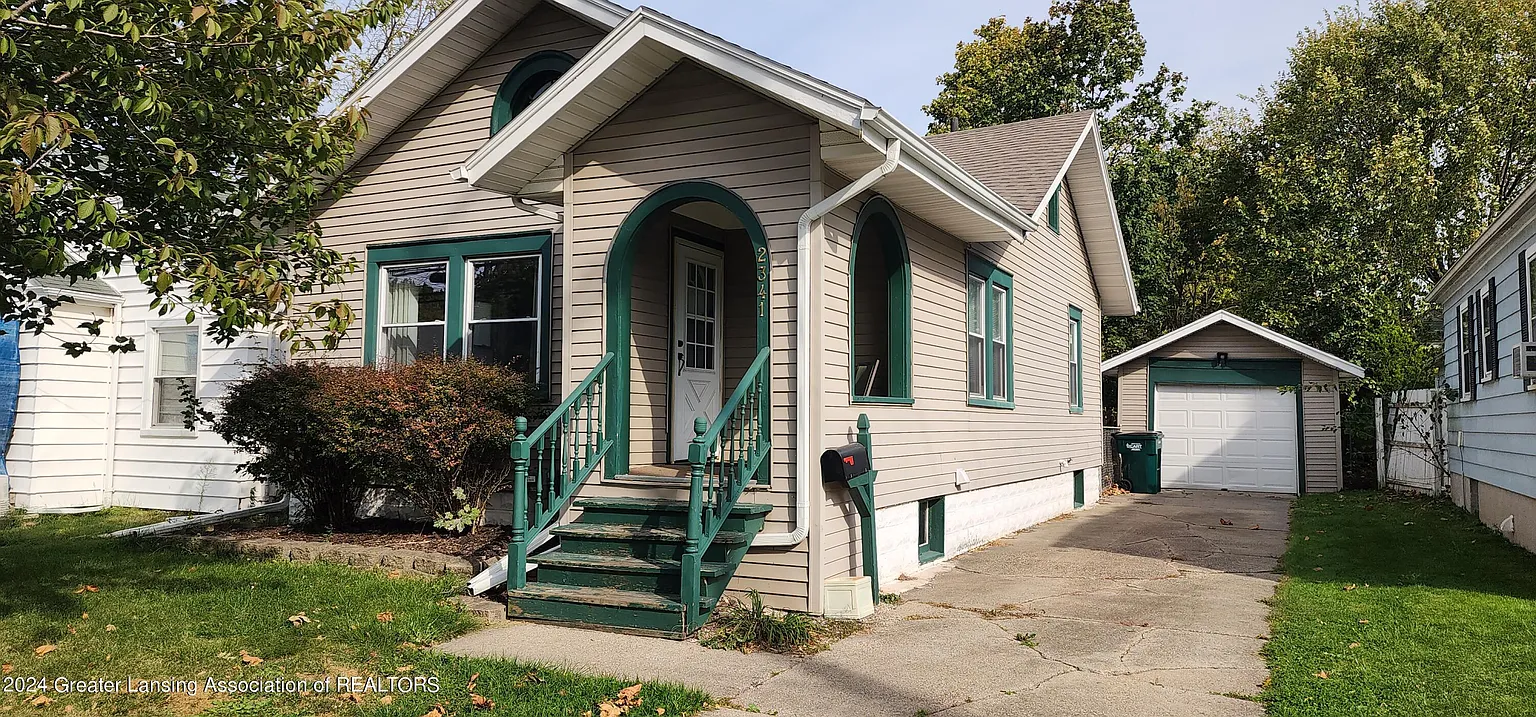 2341 Lyons Ave photo 1