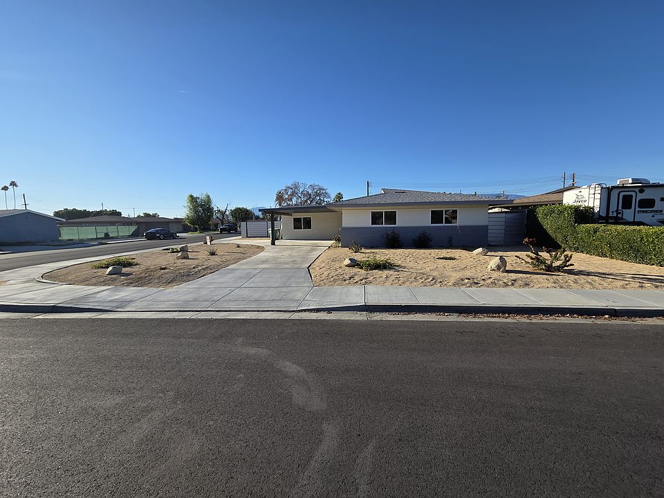 1st image of 82083 Sierra Ave
