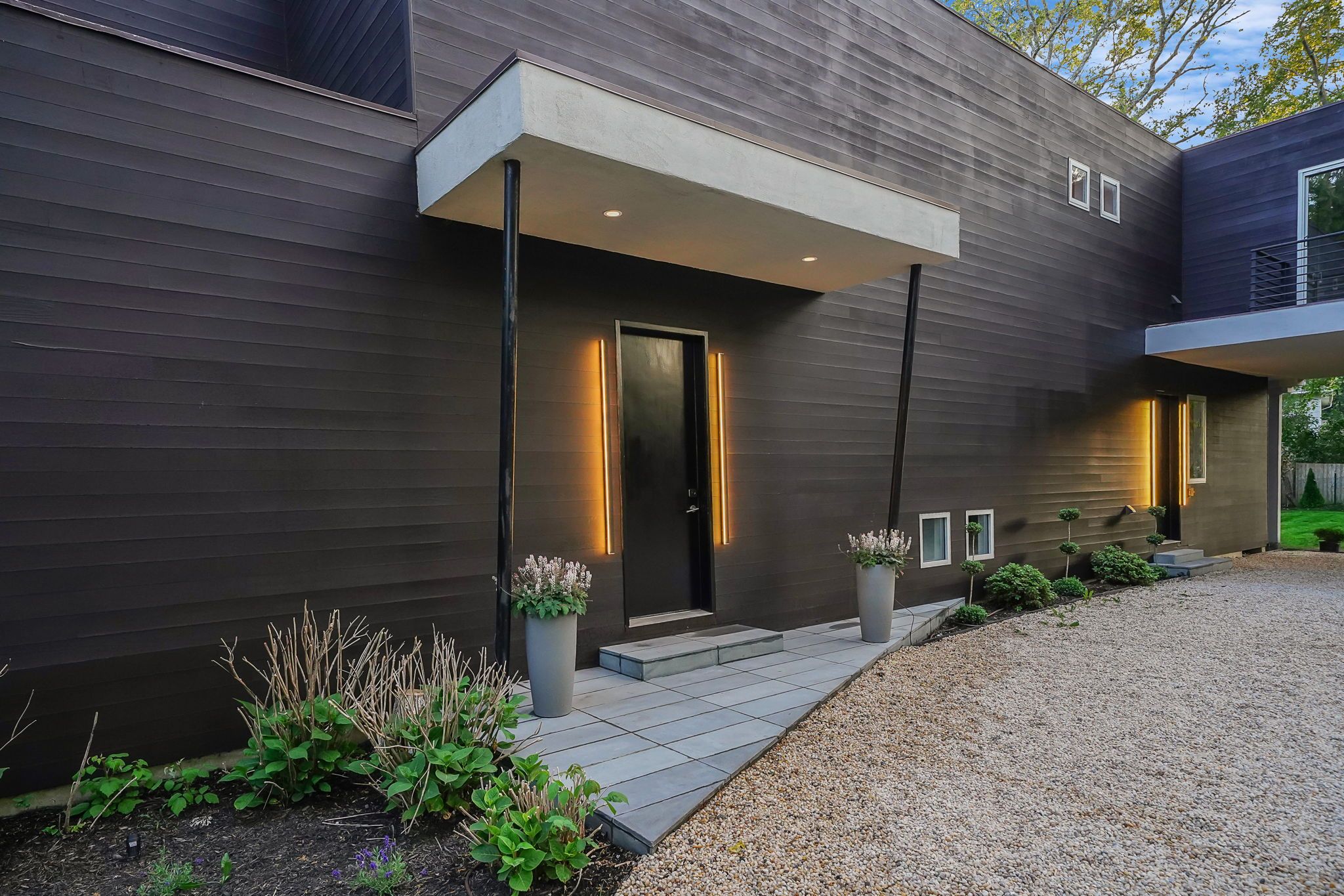 121 Montauk Hwy, East Hampton, NY 11937 Out East