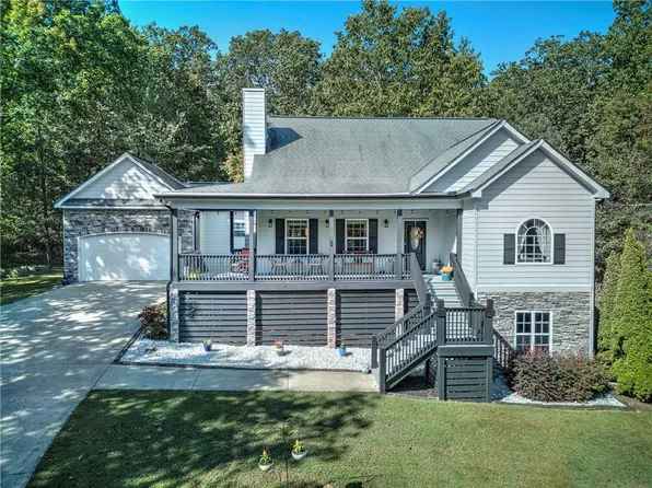 18 Hunters Ridge Dr, Adairsville, GA 30103