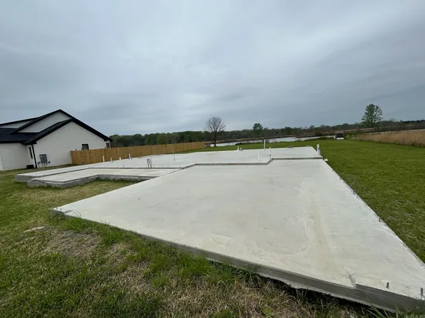 695 Mound View Dr, England, AR 72046