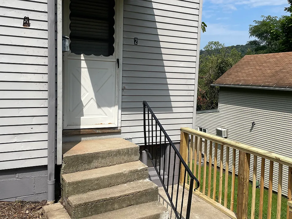 423 High St #2