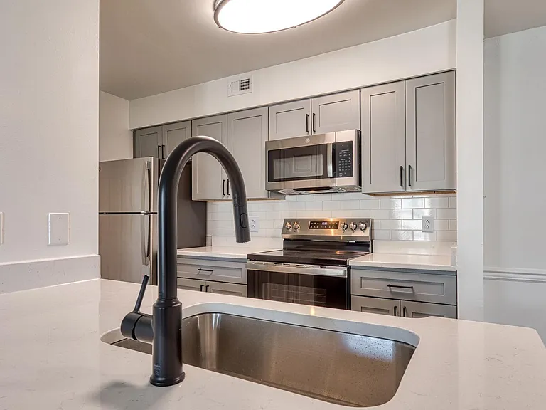 Latitudes Apartments — Photo 6