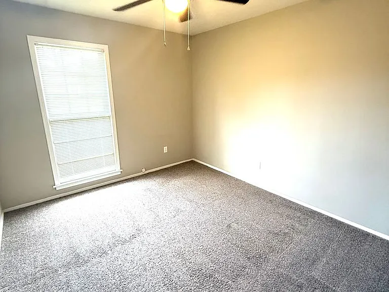 349 Harvard Rd — Photo 16