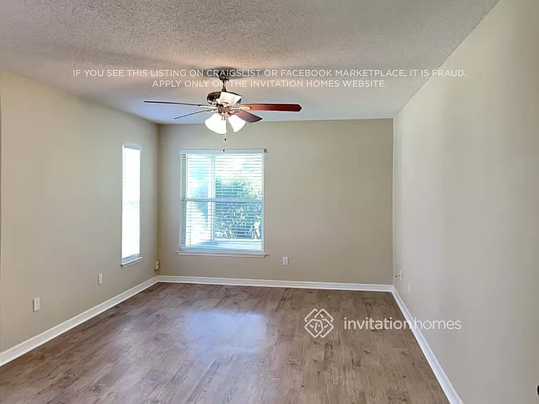 4216 King Edward Dr — Photo 10