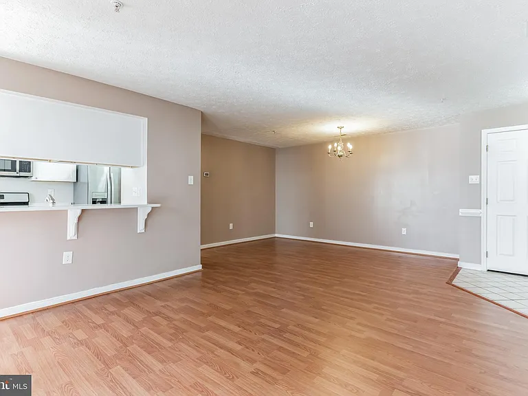 2405 Forest Edge Ct #103 — Photo 9