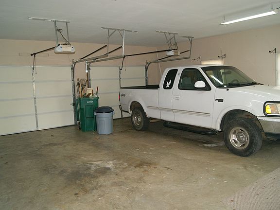 2-Bay Main Level Garage