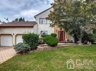 136 Christie St, Edison, NJ 08820
