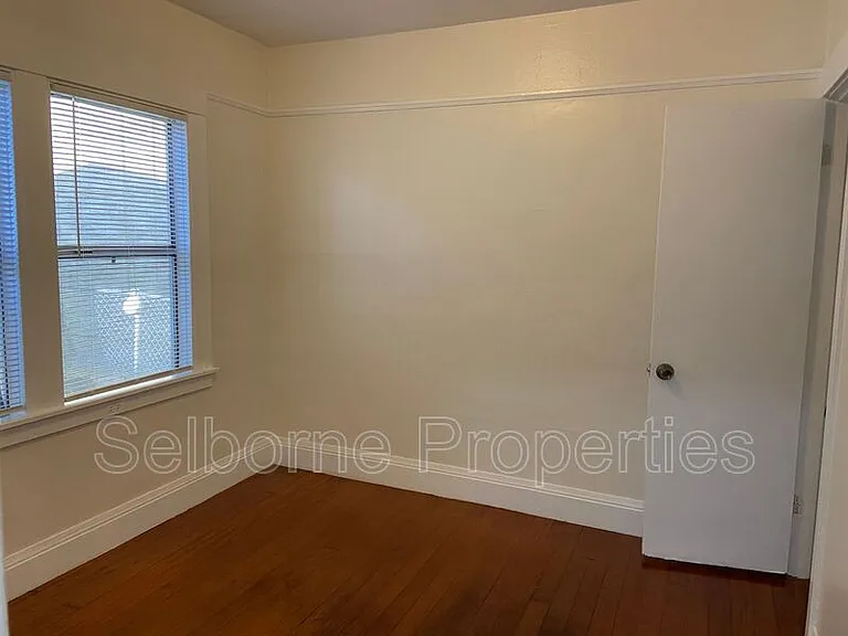 2054 Lincoln Ave — Photo 8